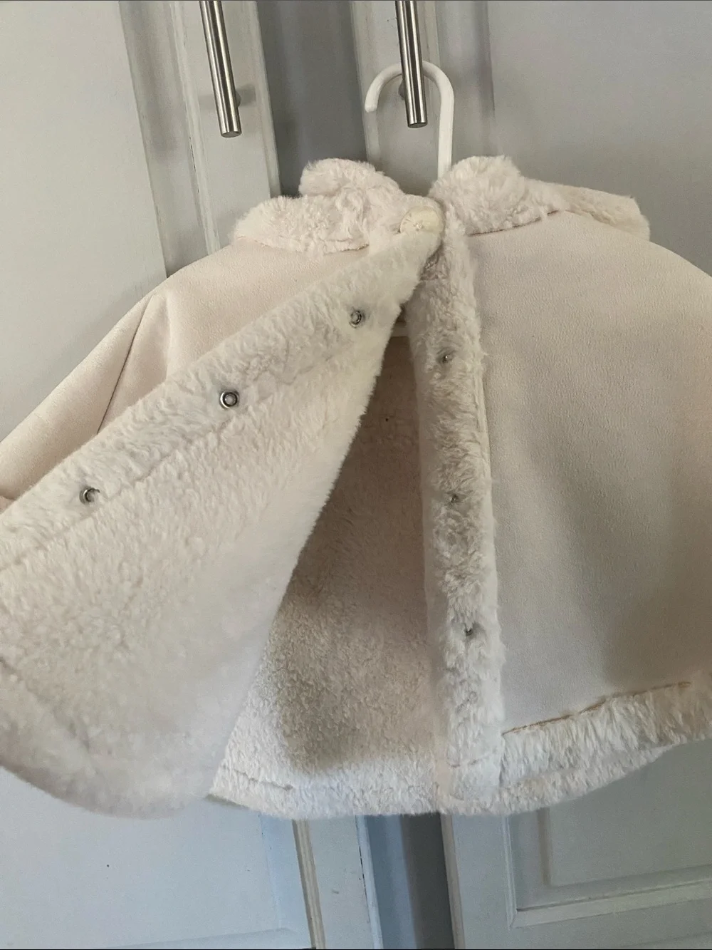 Faux fur Janie and Jack white hooded poncho / cape